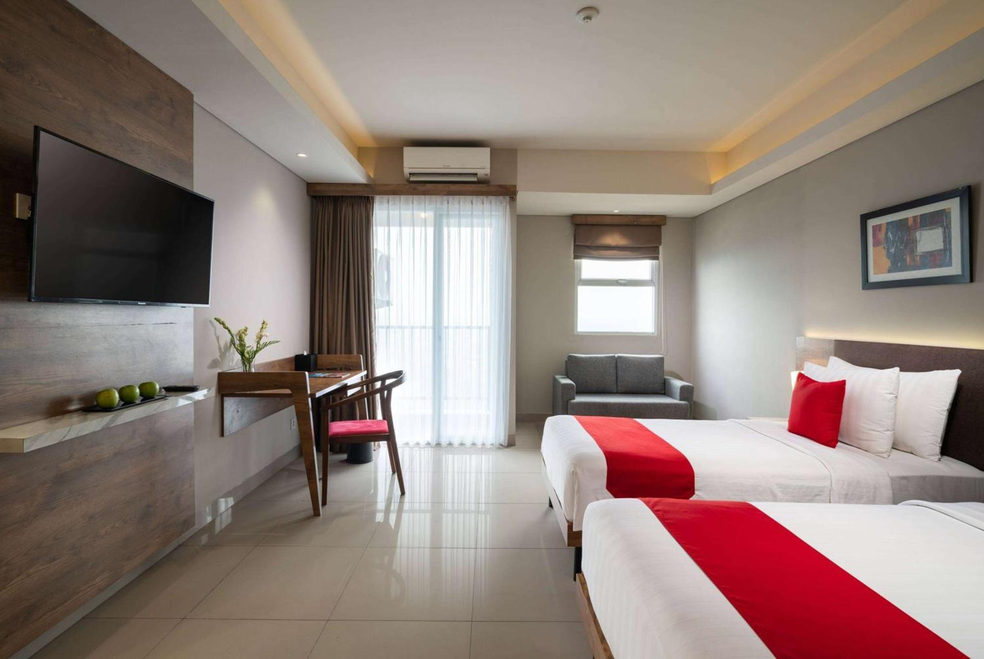 Ramada By Wyndham Serpong Exterior foto